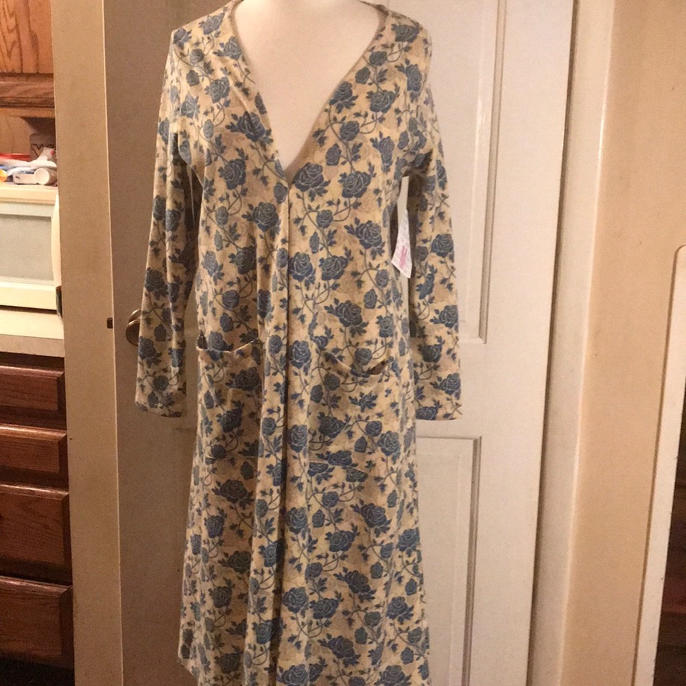 Sarah lularoe cover up